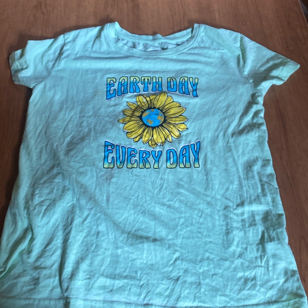 The eco closet graphic tee